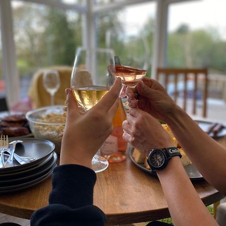 Family Gathering Bungalow Саутхамптън Екстериор снимка